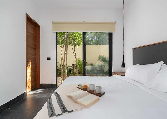 Asana Leaf Tulum
